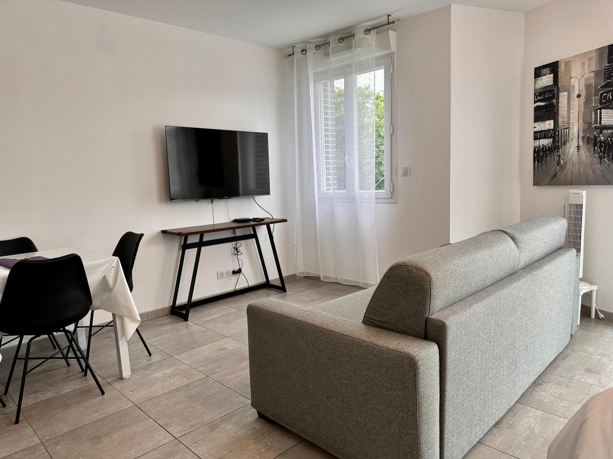 Residence 4T - 33 Avenue Gaston Chauvin Aulnay-sous-Bois Dış mekan fotoğraf